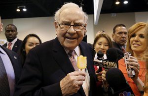 Warren Buffett 60 năm không đổi nhà, Bill Gates xài đồng hồ giá chỉ 200 nghìn đồng - Các tỷ phú giàu nhất thế giới sống đơn giản như vậy đó - Ảnh 2.