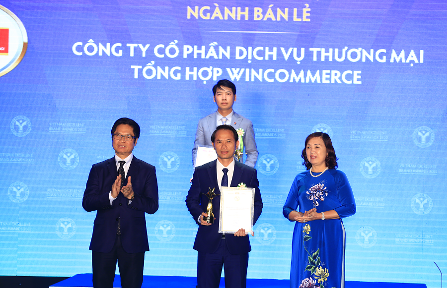 wincommerce-duoc-vinh-danh-trong-top-10-thuong-hieu-manh-2022-nhom-nganh-ban-le-1665645934.png