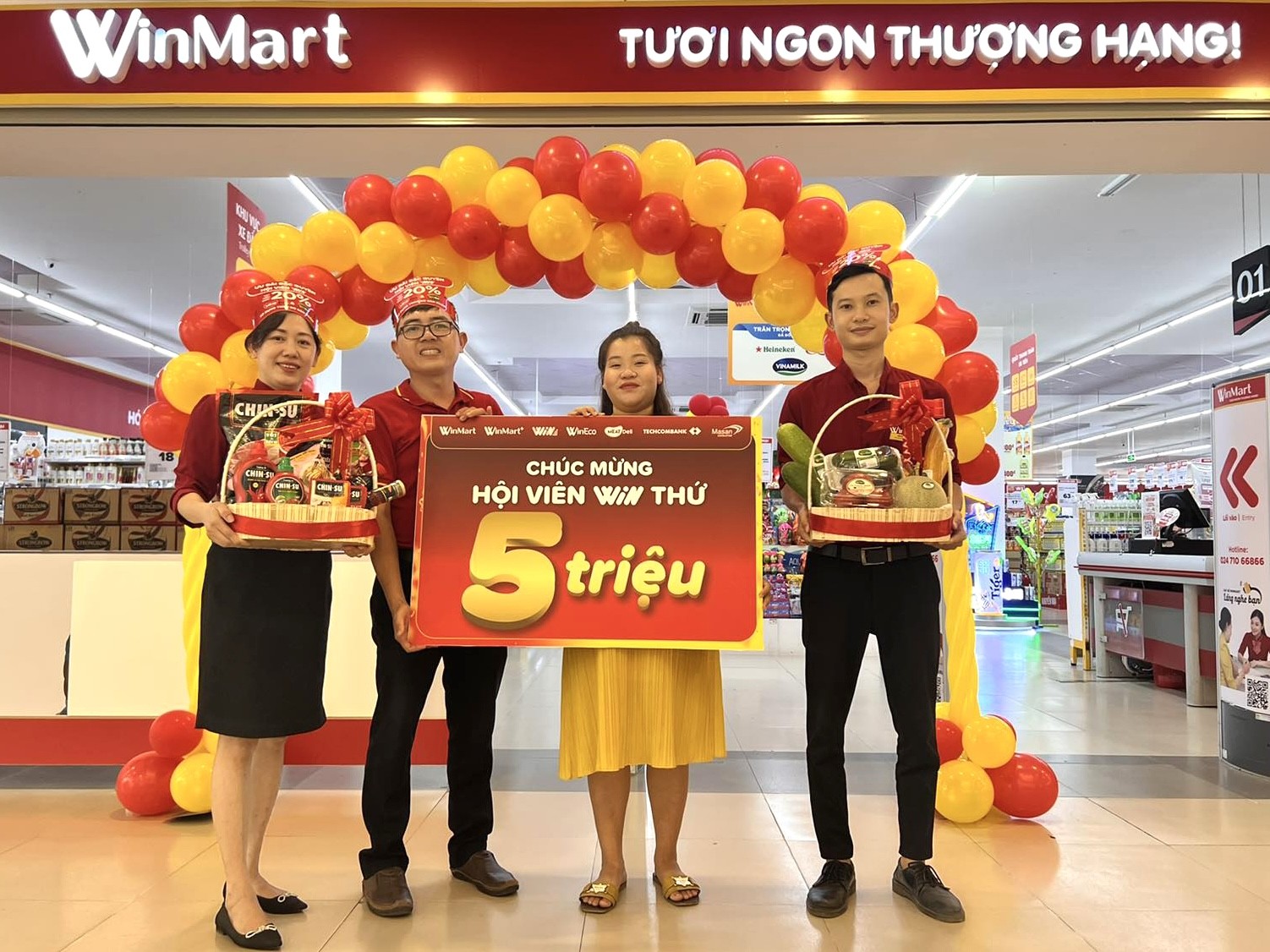 tung-bung-uu-dai-chao-he-winmart-don-hoi-vien-win-thu-5000000-1686817651.JPG