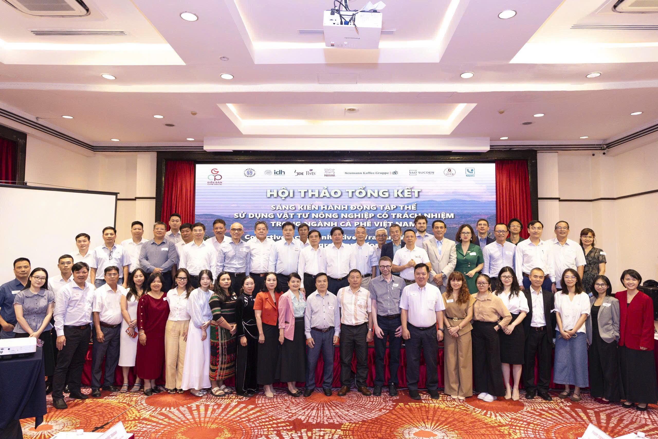 nganh-ca-phe-viet-nam-gat-hai-thanh-qua-tu-hanh-dong-tap-the-huong-toi-phat-trien-ben-vung-1750046785.jpg