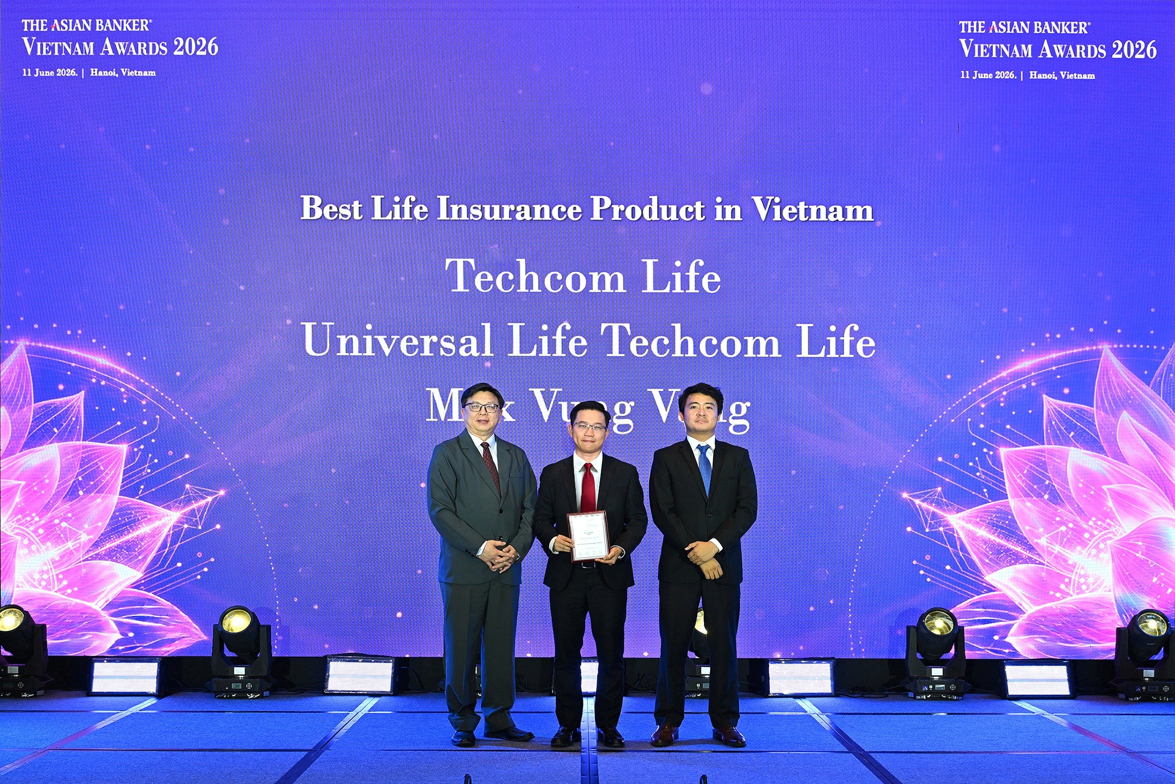 award-max-vung-vang-1782458402.jpg