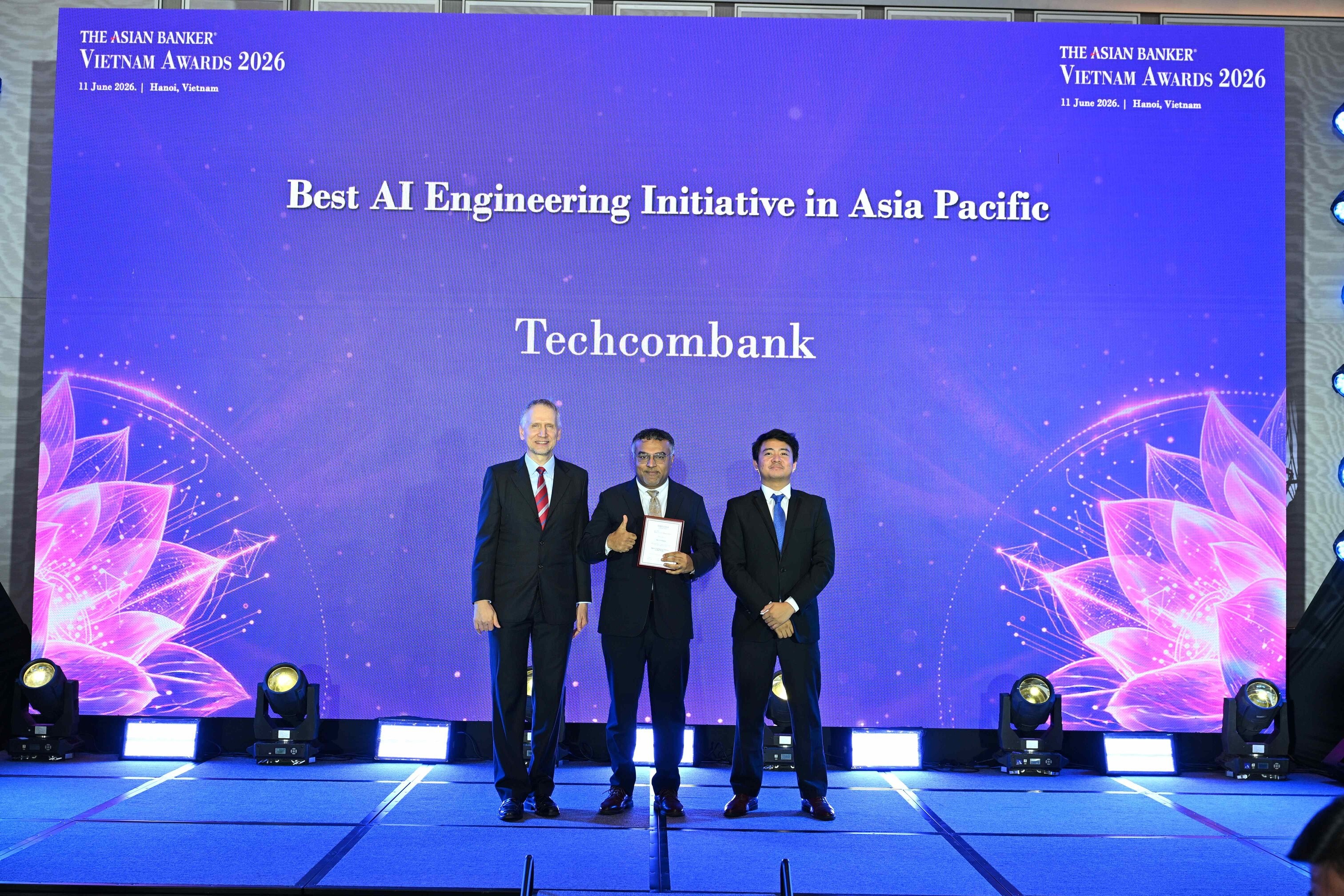 rsz-1award-tcb-it-1782458403.jpg