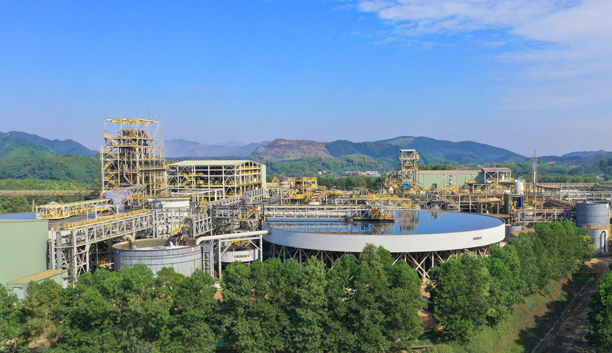 panoramic-view-of-nui-phao-mine-1786503861.png