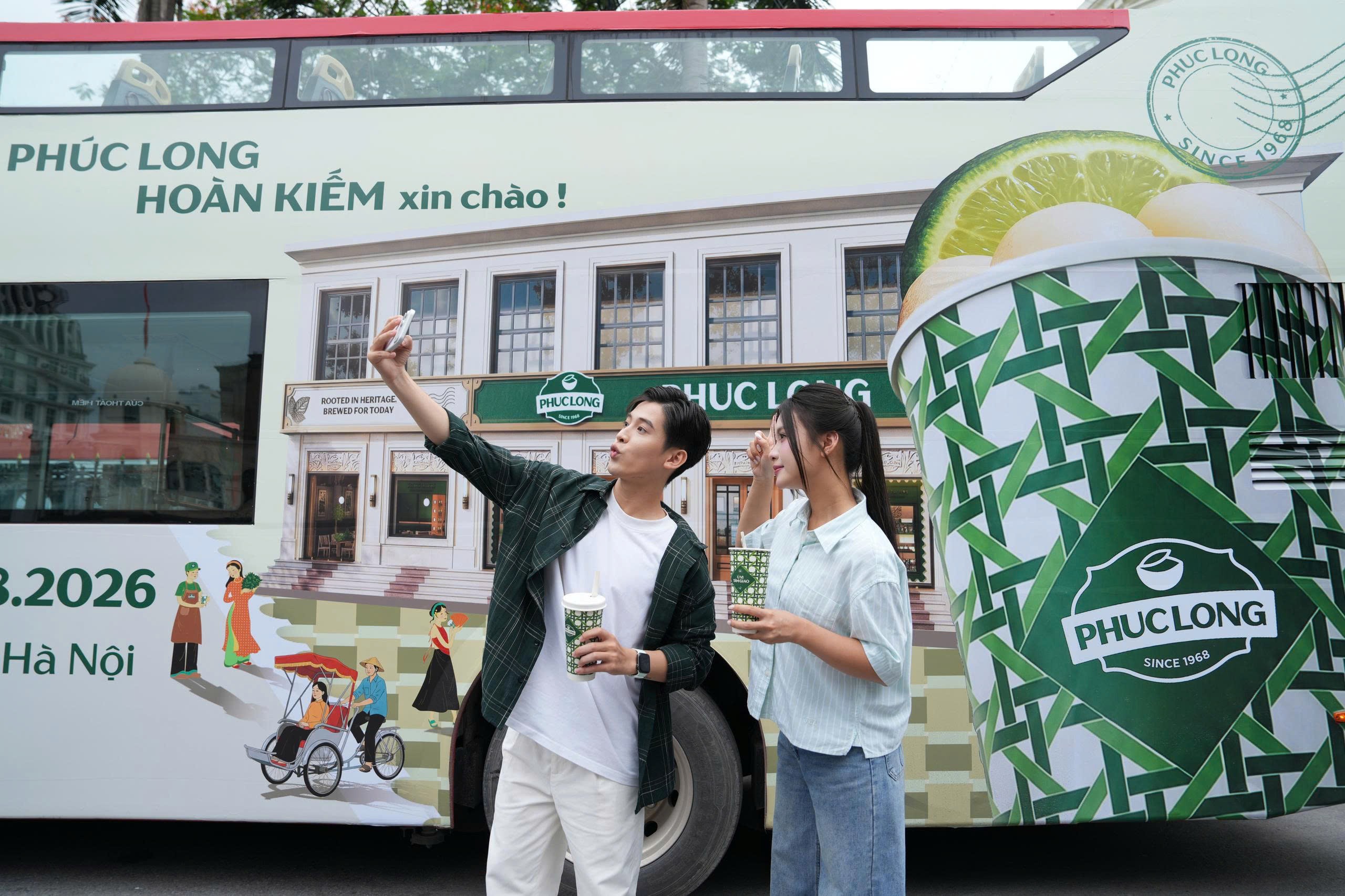 xe-bus-noi-bat-hinh-anh-phuc-long-hoan-kiem-1787795886.jpg