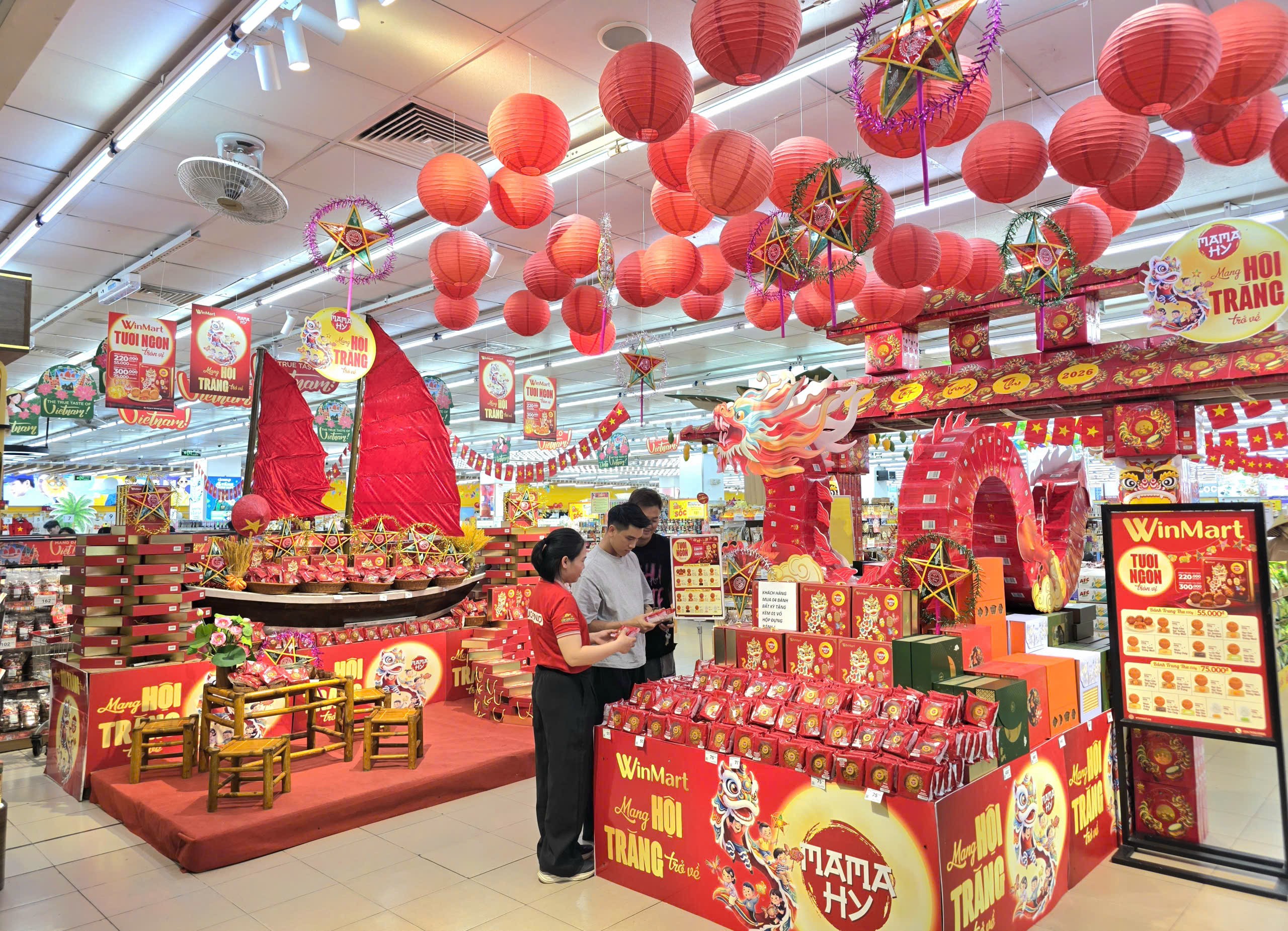 khong-khi-trung-thu-tai-sieu-thi-winmart-ha-long-1787891609.jpg