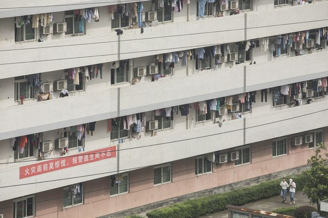 Lựa chọn giữ lại cho mình chỉ 6% cổ phần, vị giám đốc đã giúp 400 nhân viên từ công nhân vệ sinh tới bảo vệ thành triệu phú đôla khi cổ phiếu công ty tăng tới 9.500% - Ảnh 2.