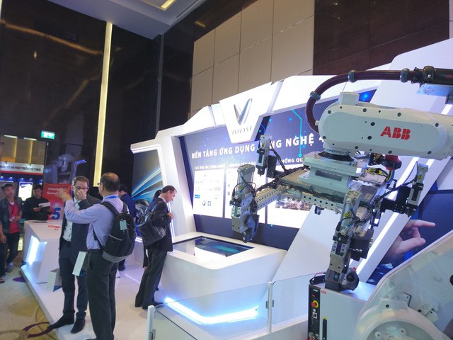 Tập đoàn công nghiệp hàng đầu Thụy Sĩ sẽ cung cấp robot sản xuất tự động cho nhà máy Vinfast - Ảnh 1.