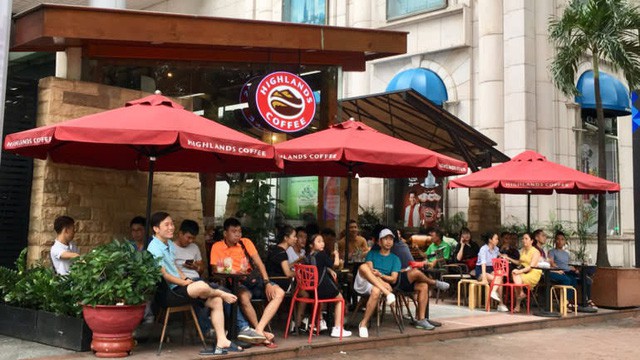 Lý do sau 5 năm vào Việt Nam, Starbucks chỉ có 38 cơ sở: Để mở một cửa hàng ở Sài Gòn cần ít nhất 5 tỷ đồng đầu tư trong khi đó 1 quán Coffee House chỉ tốn 1/2 - Ảnh 2.