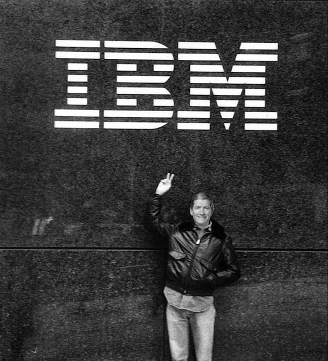 Tiết lộ cuộc đời vị thuyền trưởng Apple: Từng suýt hiến gan cho Steve Jobs, sự nghiệp đi đâu cũng làm chức to - Ảnh 2.
