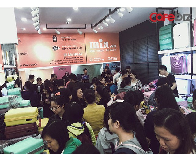Chân dung CEO 8x của Mia.vn: Thời sinh viên đã kiếm trăm triệu/tháng từ bán balo, từng gặp khó khi nhà cung ứng chủ chốt rút toàn bộ hàng hóa và yêu cầu trả công nợ ngày giáp Tết - Ảnh 1.