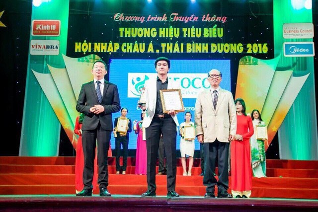 Doanh nhân Huỳnh Văn Ninh: 18 tuổi bỏ Đại học, lấy học phí mẹ cho đi học kinh doanh và hành trình trở thành triệu phú - Ảnh 3.