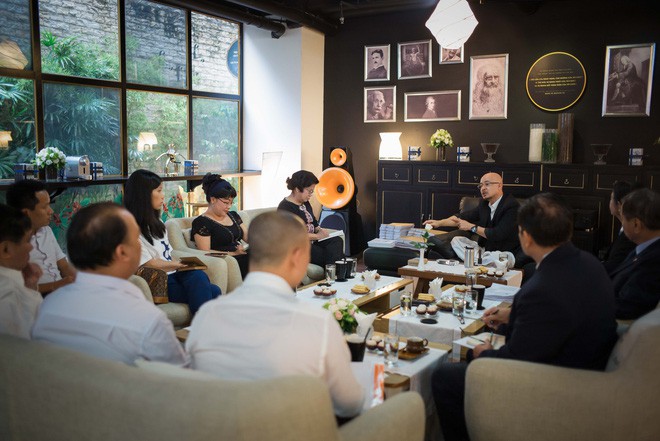 4 giờ cafe với ông Đặng Lê Nguyên Vũ: Cuộc trò chuyện đầy những bất ngờ - Ảnh 1.
