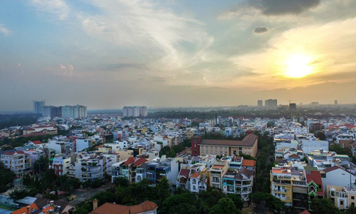 Nhà phố tại khu Nam Sài Gòn. Ảnh: Lucas Nguyễn