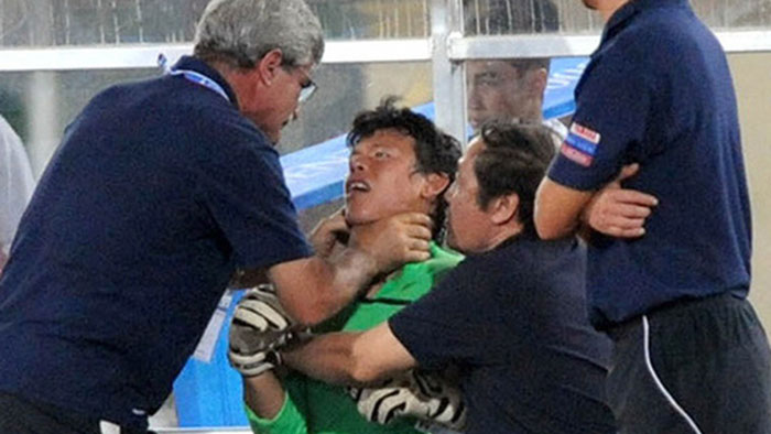 Đây là khoảnh khắc ám ảnh và cay đắng bậc nhất trong lịch sử bóng đá Việt Nam.