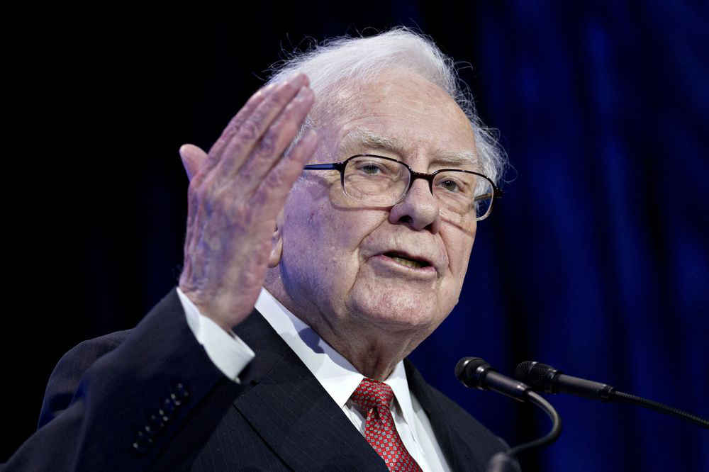 Tỉ phú 90 tuổi Warren Buffett - Chủ tịch Tập đoàn Berkshire Hathaway. Ảnh: Bloomberg.