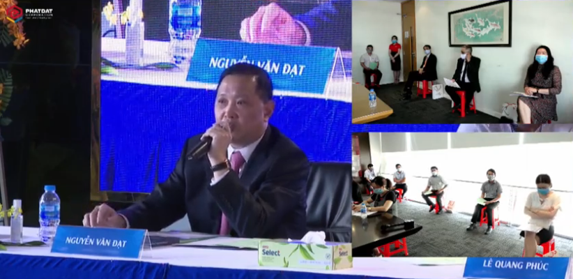 Ông Nguyễn Văn Đạt, Chủ tịch HĐQT Phát Đạt trả lời những câu hỏi của cổ đông tại ĐHĐCĐ thường niên 2020 sáng ngày 25/4.