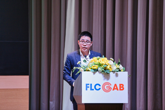 Ông Nguyễn Đức Công phát biểu tại Đại hội cổ đông 2020. Ảnh: FLC GAB