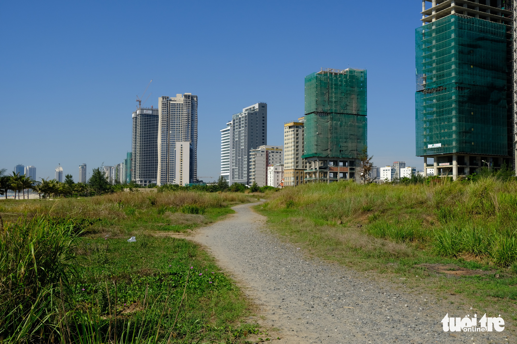 Khu đất trên đường Võ Nguyên Giáp, quận Sơn Trà, dự kiến xây dựng Trung tâm tài chính, thương mại, casino cao cấp - Ảnh: TẤN LỰC