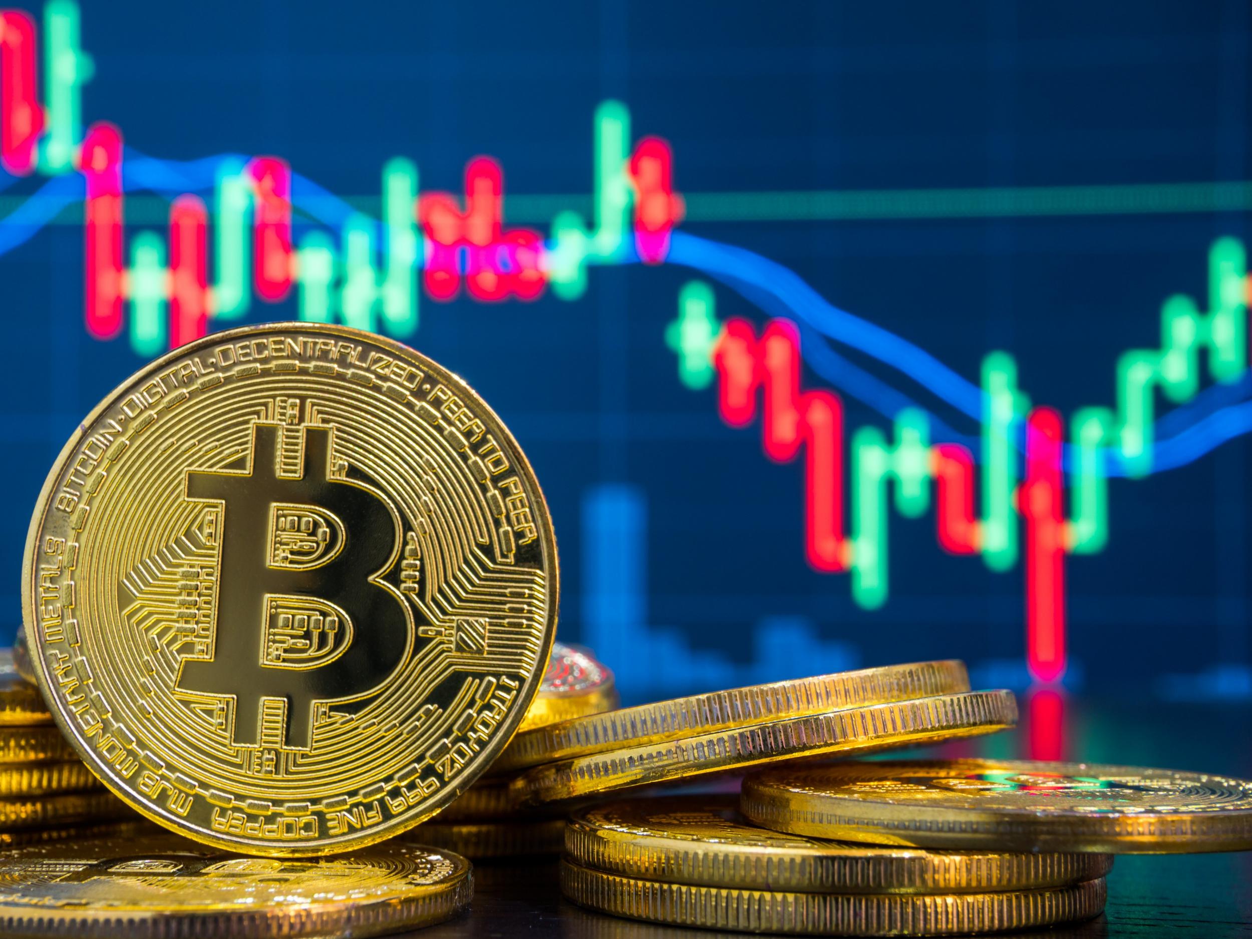 Sự xuất hiện và tăng giá phi mã của Bitcoin khiến nhà đầu tư đứng ngồi không yên và đổ dồn sang các coin rác với hi vọng đổi đời.