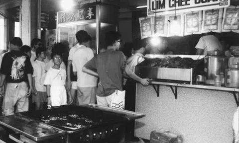 Phía sau món bak kwa lừng danh khiến bao người xếp hàng chờ cả tuần để mua tại Singapore: Từ triết lý "gia đình là cái gốc" đến giấc mơ có thật của 3 thế hệ nhà họ Lim