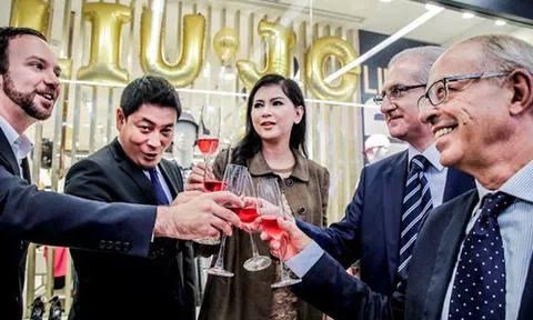 Những bóng hồng “không phải dạng vừa” đằng sau các doanh nhân Việt nổi tiếng