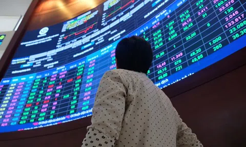 Cả tỉ đô đổ mạnh vào chứng khoán, tiền ở đâu ra?