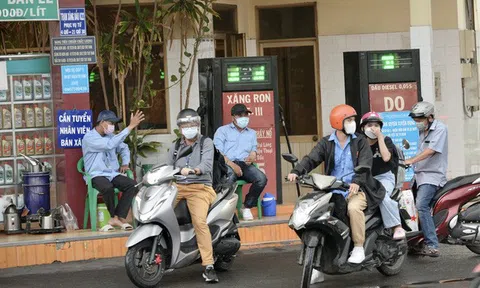 Màn kịch giả tạo 'hết xăng' bắt chẹt khách hàng: Buôn bán thiếu lương tâm!