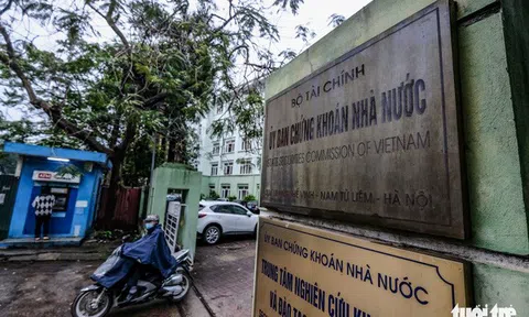 'Món nợ' của lãnh đạo ngành chứng khoán