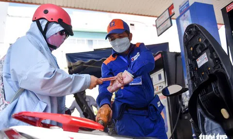 Bộ Tài chính trình Chính phủ đề xuất giảm kịch khung thuế bảo vệ môi trường với xăng dầu