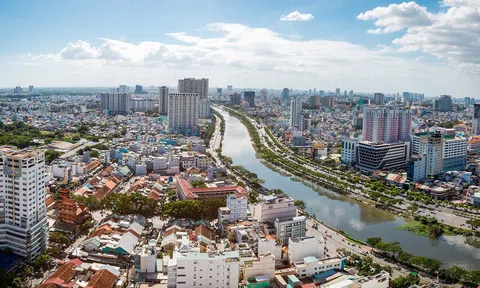 Nhiều ngành lao đao theo bất động sản