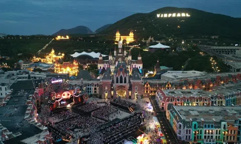 “8Wonder là cú hích đưa công nghiệp giải trí Việt ra thế giới”