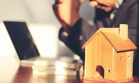 Dịch bệnh tàn phá: Nên bán nhà cho yên ổn hay cố giữ để mất ngủ hàng đêm?