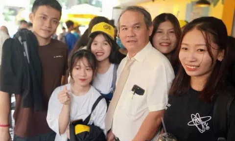 Vì sao `thiếu gia, ái nữ` của các tập đoàn lớn vung tiền mua lượng cổ phiếu `khủng`?