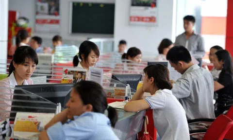 Chủ tịch, tổng giám đốc ngân hàng thu nhập bao nhiêu mỗi tháng?