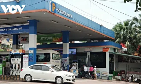 Giá xăng dầu 'tăng như vũ bão' đe dọa tăng trưởng kinh tế và tạo áp lực lạm phát