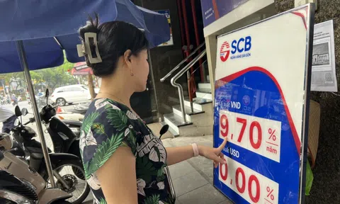 Ngân hàng Nhà nước bơm tiền gần gấp đôi, lãi suất tiết kiệm lên 11%/năm