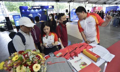 Trải nghiệm ngân hàng 1 chạm của HDBank ở Lễ hội Không tiền mặt