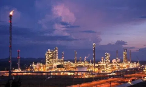 Bơm tài chính cho Lọc dầu Nghi Sơn, tạm thoát nguy cơ dừng hoạt động