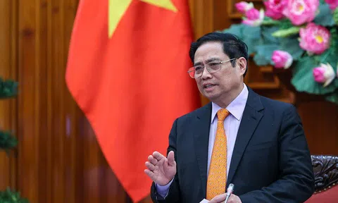 Thủ tướng: Cắt giảm ngay thủ tục, không để nhân dân vất vả mua thuốc điều trị Covid-19