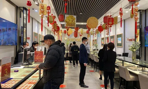 Hỗn loạn giá trên thị trường vàng, “nhà cái” đẩy rủi ro về phía khách hàng