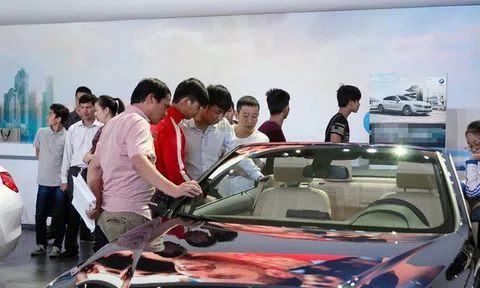 Tồn kho từ 2018, mua ô tô đại hạ giá coi chừng chất lượng