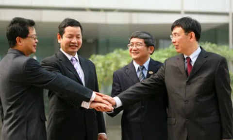 'Gót chân Asin' của FPT