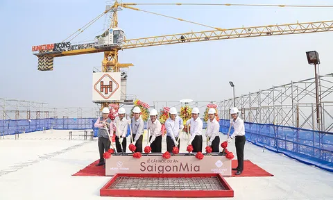 Hung Thinh Corp cất nóc dự án SaigonMia