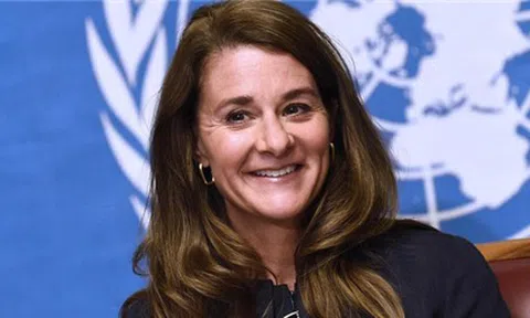 Để cuộc đời tươi đẹp, hãy trao tiền cho phụ nữ