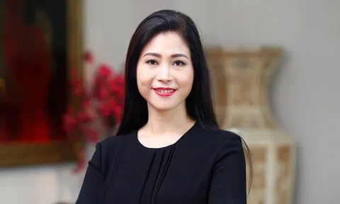 Bà chủ Nón Sơn mê làm túi xách thủ công