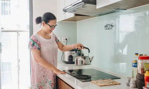 Các mẹ xôn xao với bí quyết chi tiêu 5 năm mua nhà 3 tỷ của chị Quỳnh Hà Nội, có người còn gay gắt "ném đá", nhưng sự thật còn sững sờ hơn nữa...