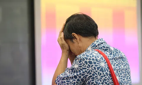 'Cá mập' trên sàn chứng khoán - Bài 1: Chỉ mặt 'đội lái'