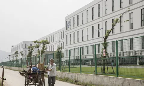 Lựa chọn giữ lại cho mình chỉ 6% cổ phần, vị giám đốc đã giúp 400 nhân viên từ công nhân vệ sinh tới bảo vệ thành triệu phú đôla khi cổ phiếu công ty tăng tới 9.500%