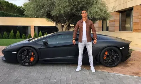 Những siêu xe 'oách' nhất trong biệt thự của C. Ronaldo