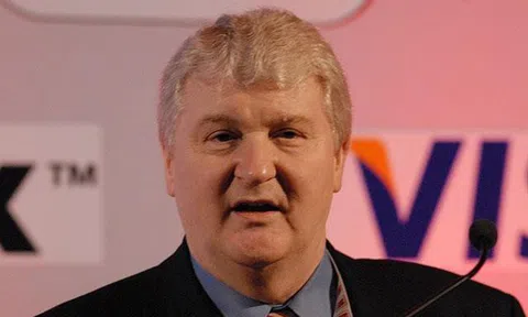 Đặt hoàn toàn niềm tin vào Bách Hóa Xanh nhưng lãnh đạo Thế Giới Di Động vừa đăng ký bán lượng cổ phiếu trị giá hơn 41 tỷ đồng